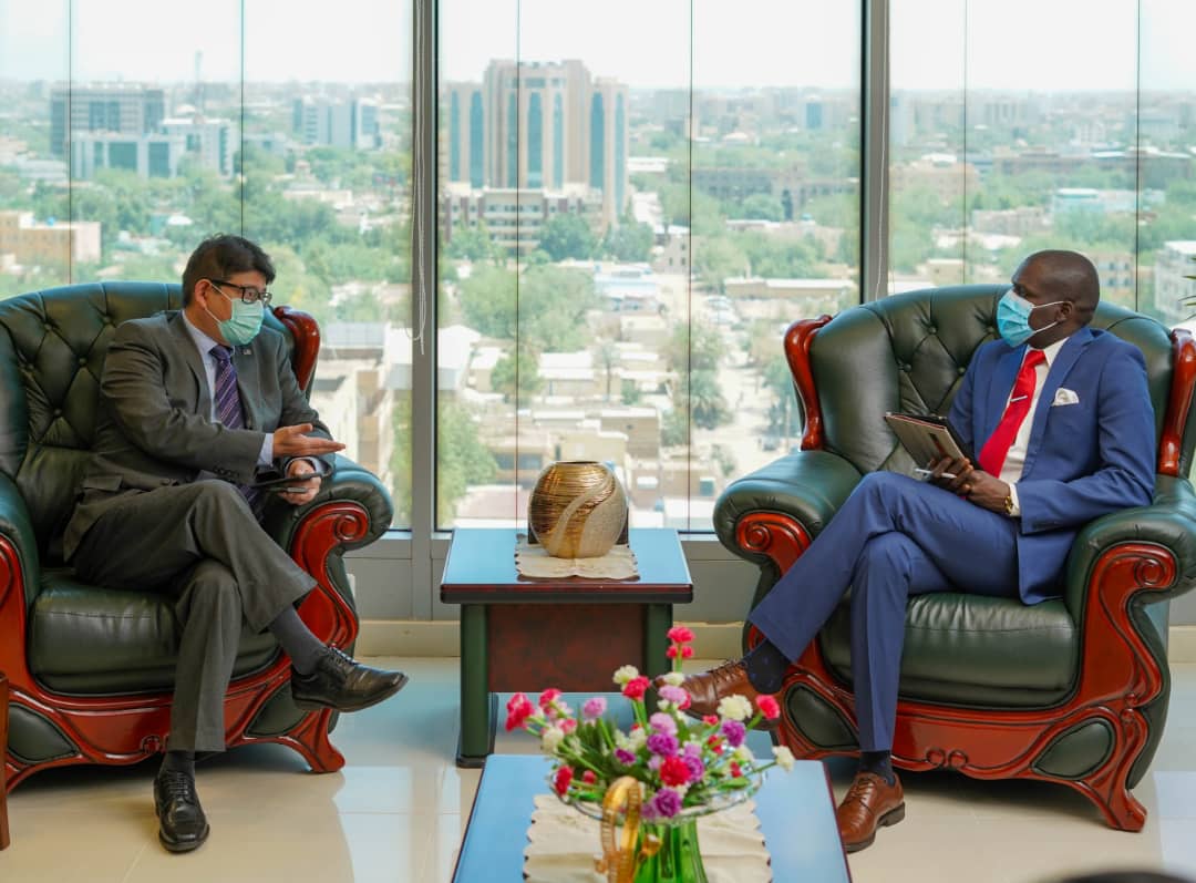 وزير العدل يجتمع إلى سفير ماليزيا بالسودان