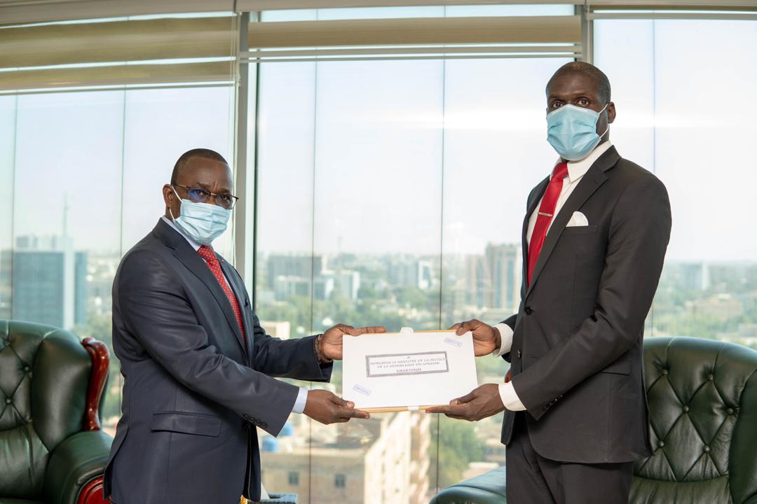 وزير العدل يلتقي وزير عدل جمهورية افريقيا الوسطى