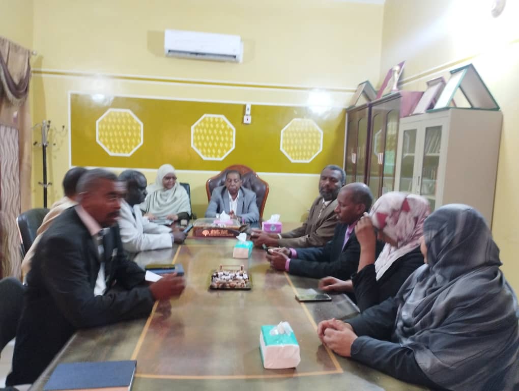 والي الشمالية  يشيد  بأداء الإدارة القانونية بالولاية