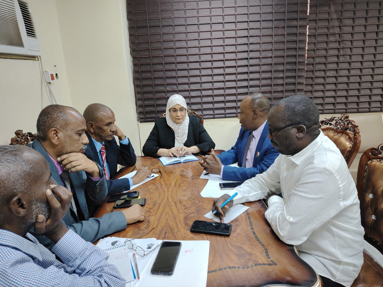 وكيل  وزارة العدل :  تتفقد سير العمل بمسجل عام الملكية الفكرية والمسجل التجاري العام