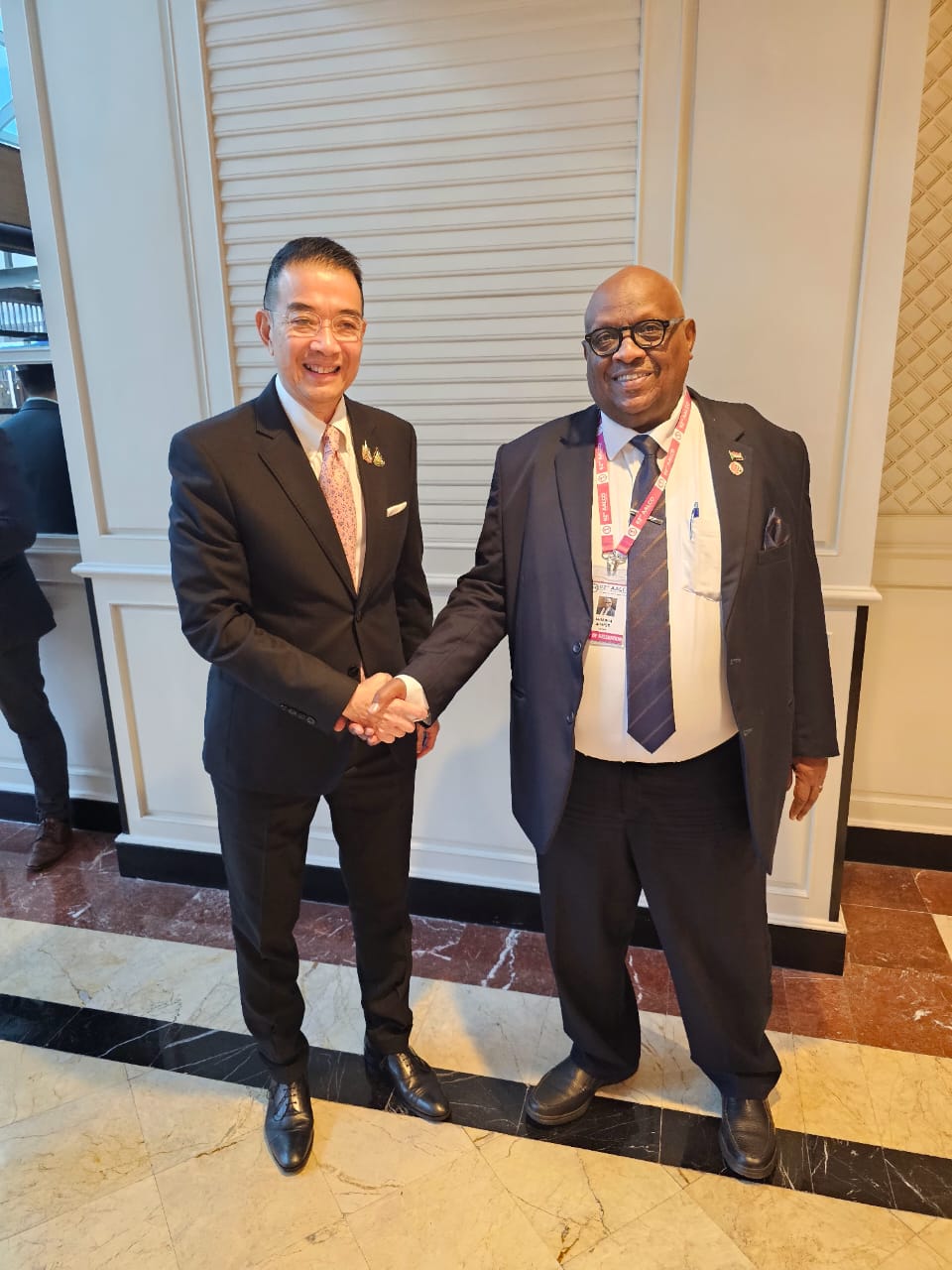 وزير العدل : يبحث سبل التعاون مع وزير الخارجية التايلاندي