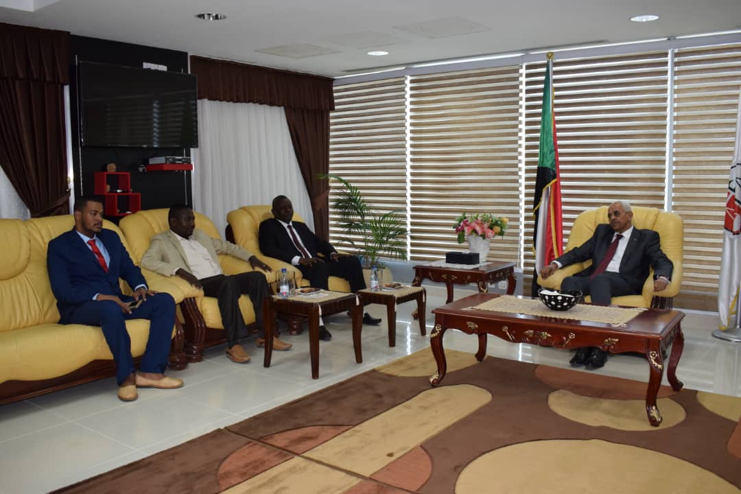 سالم يلتقي والي وسط دارفور 