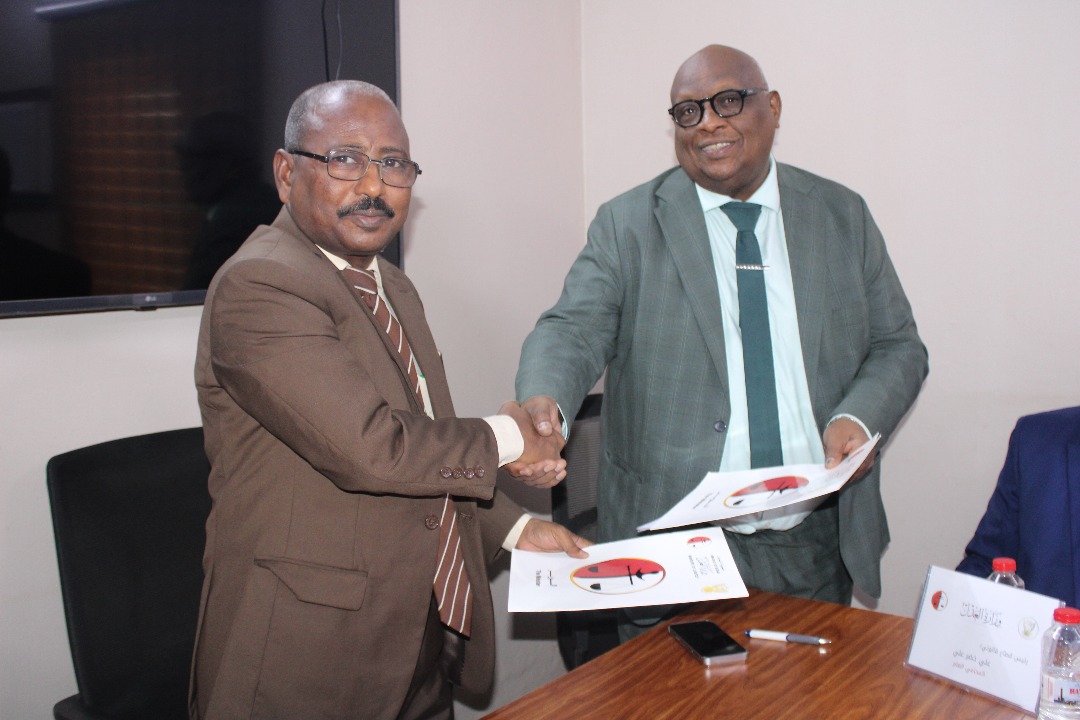 وزير العدل يتسلم  مهامه  من وزير العدل السابق