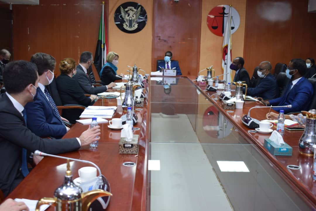 وزير العدل يلتقي وفد بنك التصدير والاستيراد الامريكي