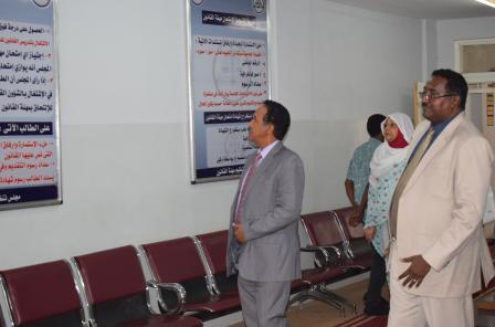 في أول زيارة له خارج البرج وزير العدل يتفقد سير العمل بمجلس تنظيم مهنة القانون (المعادلة )