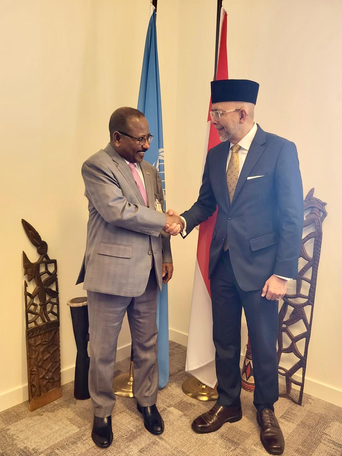 وزير العدل يطلع رئيس مجلس حقوق الإنسان على تطورات الأوضاع في السودان