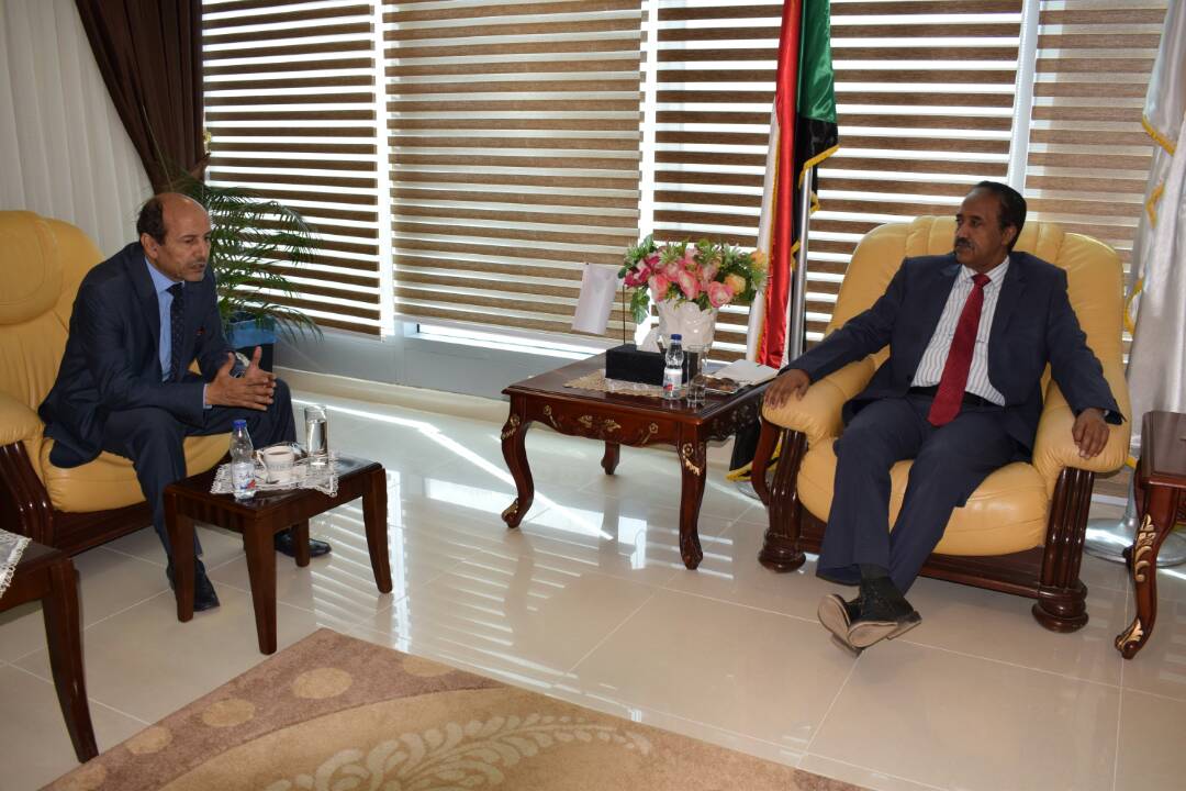 وزير العدل يلتقي السفير المغربي