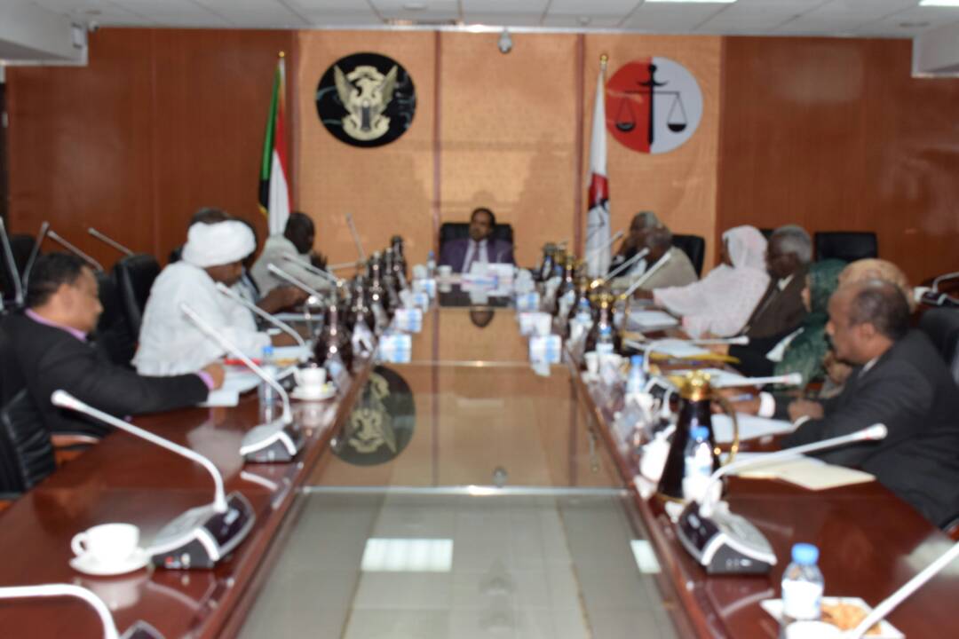 مولانا دكتور ادريس ابراهيم جميل وزير العدل يلتقي بالاستاذ الطيب حسن بدوي وزير الثقافة 