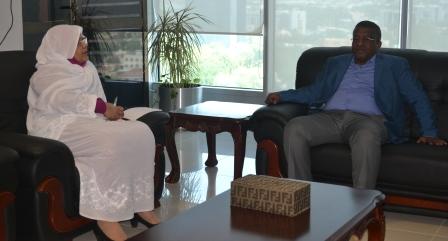 وزيرة الدولة بالعدل : العون القانوني يكفل الطالب والمجتمع وفق الدستور صيانة لشرعية الإنسان