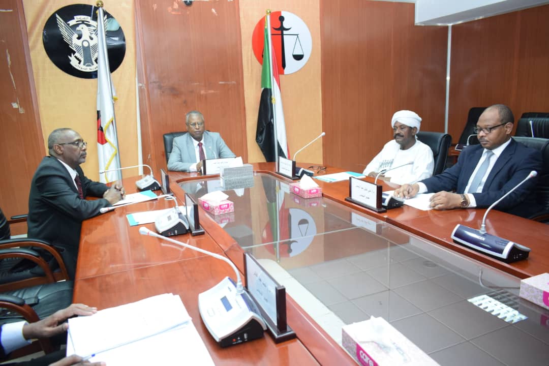 وزير العدل: يجيز نتيجة المعادلة دورة سبتمبر 2021م