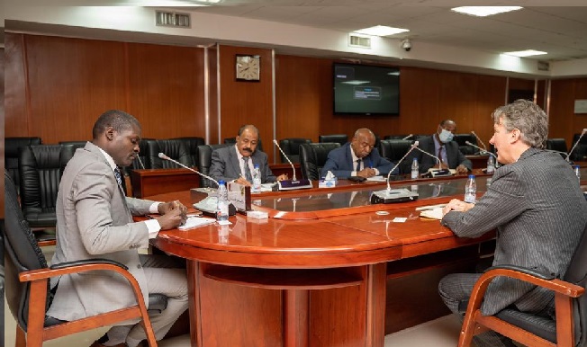 وزيرالعدل يلتقي القائم بالاعمال بسفارة بريطانيا بالخرطوم والمبعوث الخاص للقرن الافريقي والبحر الاحمر