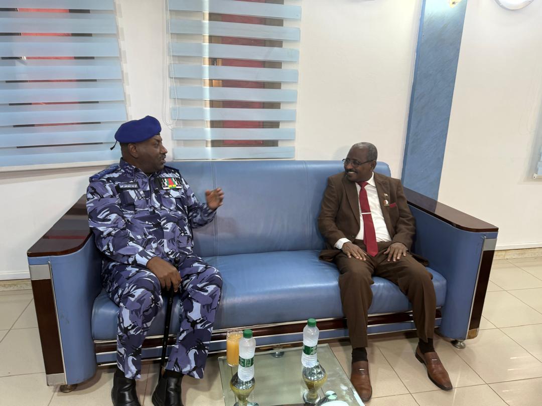 دير شرطة ولاية الخرطوم يستقبل وزير العدل واللقاء بحث جملة من القضايا والمواضيع ذات الإهتمام المشترك
