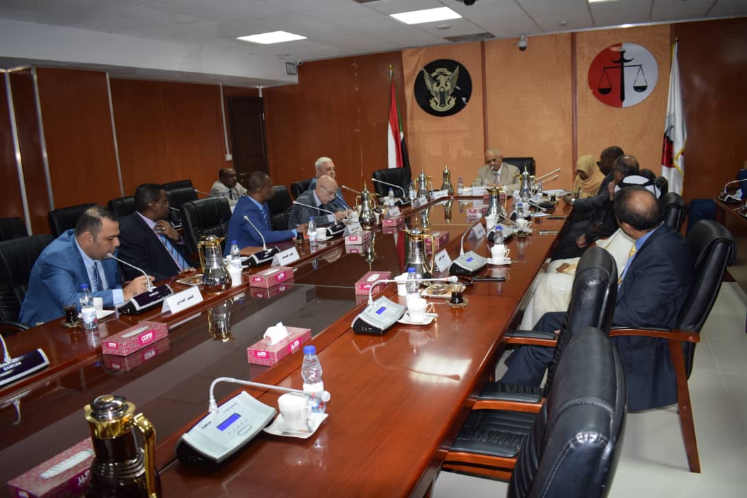 سالم يلتقي سفراء الدول العربية بالخرطوم 