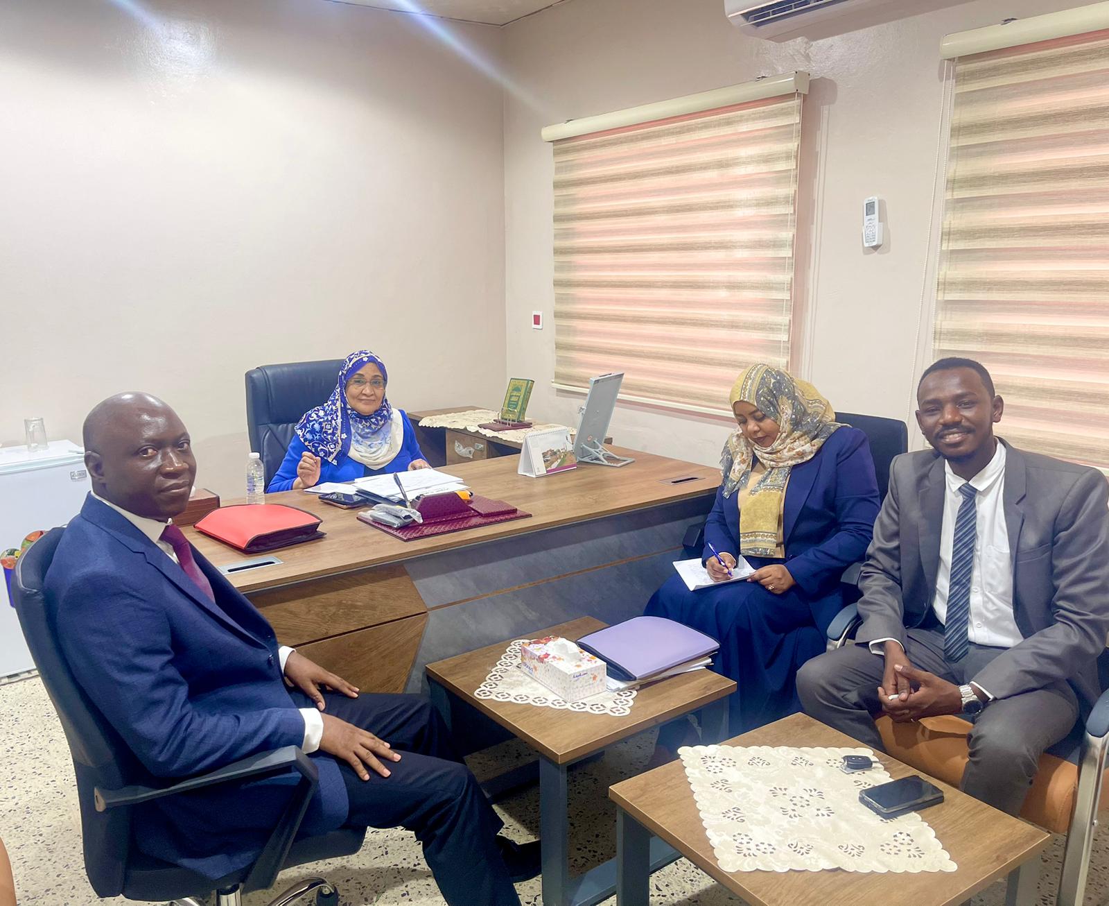 اللجنة الوطنية للقانون الدولي الإنساني  تلتقي باللجنة الدولية للصليب الأحمر