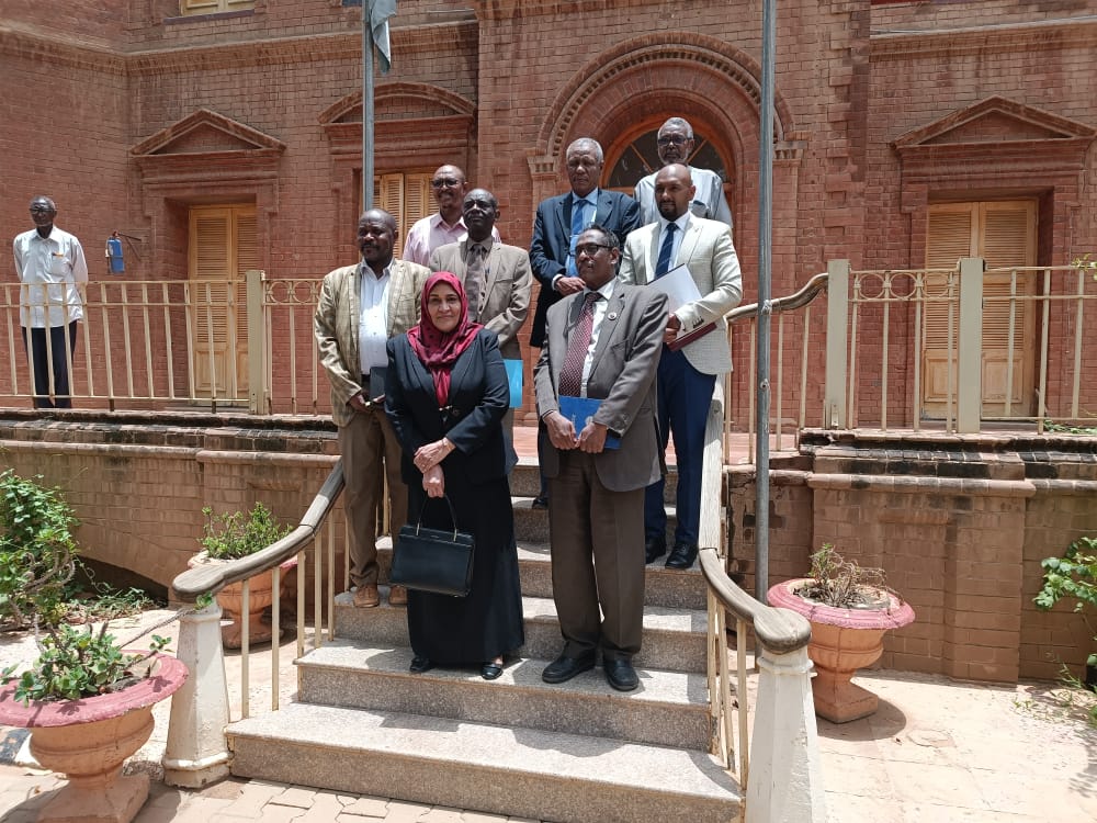 وكيل وزارة العدل  تزور جامعة الخرطوم 
