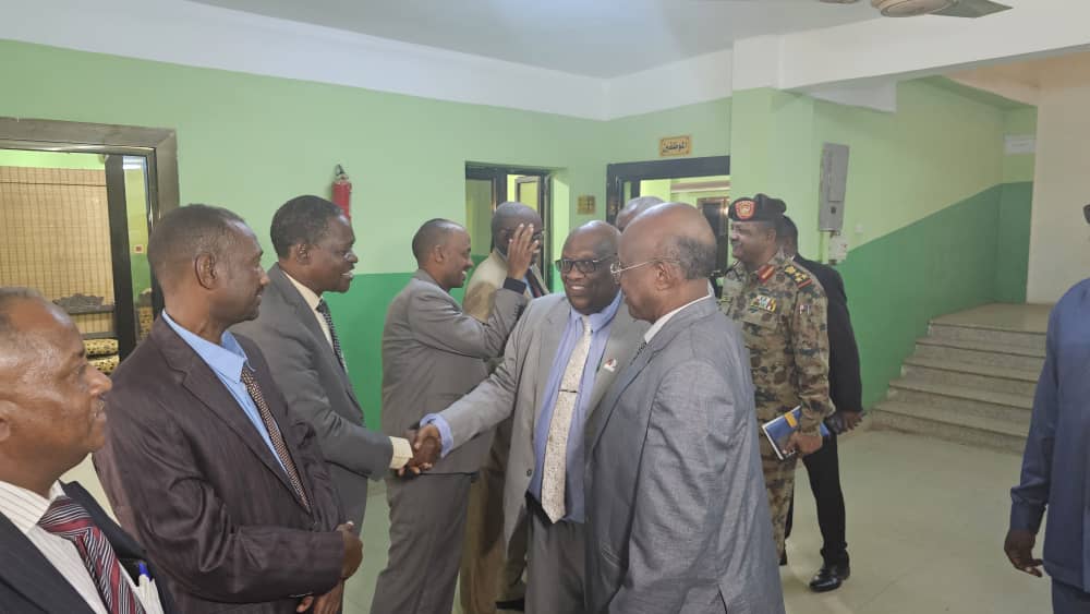 وزير العدل يطمئن على سير العمل القانوني  بولاية النيل الأبيض.