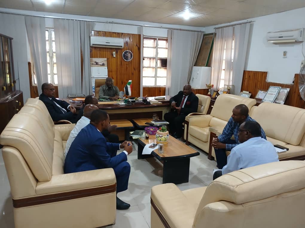 مسجل تنظيمات مهن الإنتاج الزراعي والحيواني :  يشدد علي تجديد الجمعيات الزراعية 